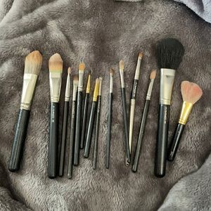 lot of 14 MAC makeup brushes.